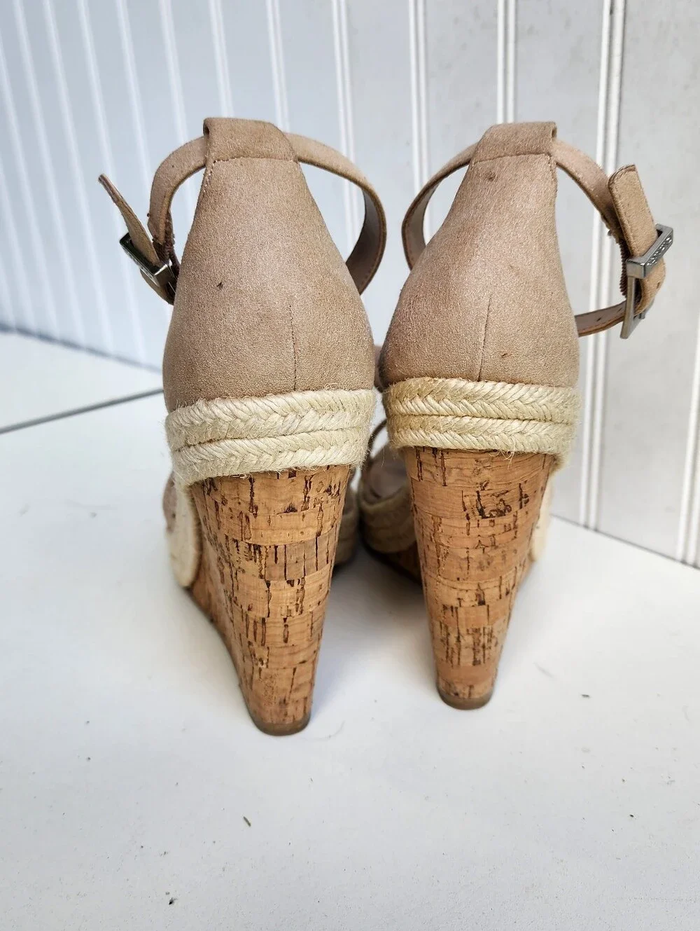 Charles David Women’s Ruffled Beige Suede Espadrille Wedges $170 Size 8.5 M